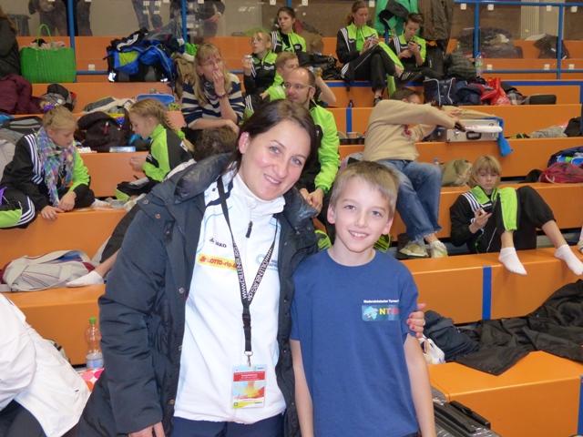 Eduard mit Trampolin-Olympiasiegerin Anna Dognadze.JPG